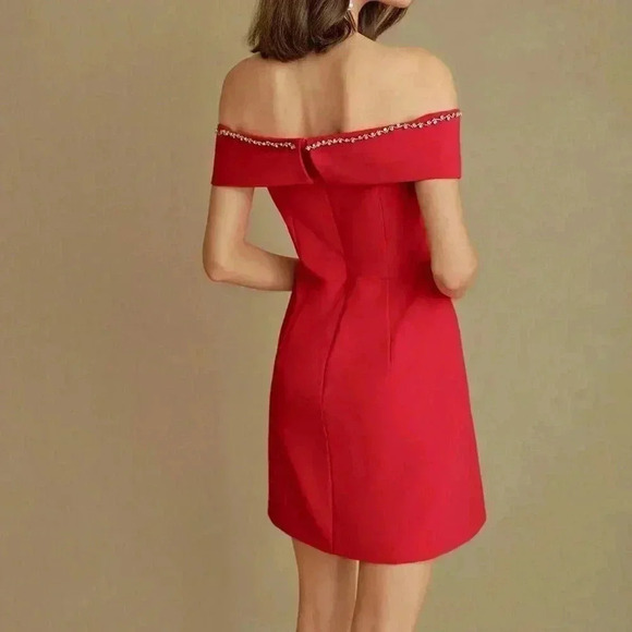 Red Elegant Women's Off Shoulder Rhinestone Trim Ruched Bust Dress - Picture 2 of 8